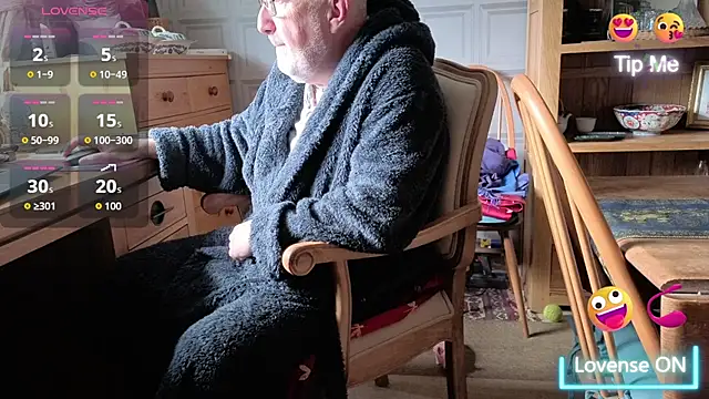 Adamdaddybear online show from September 24, 7:29 am