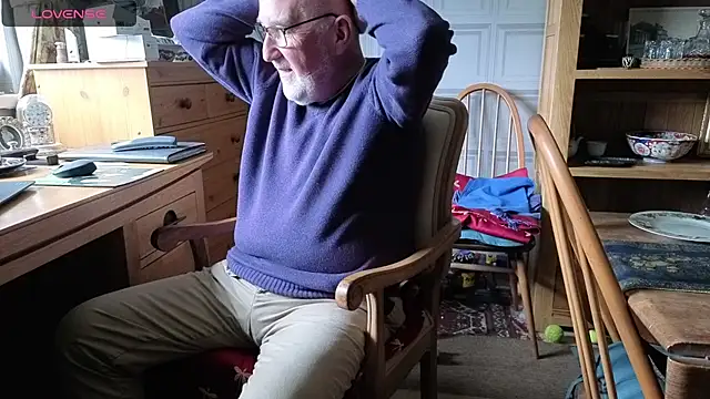 Adamdaddybear online show from September 17, 1:12 pm