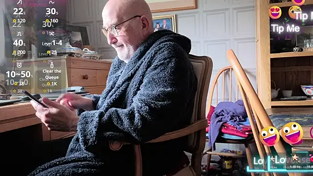 Adamdaddybear online show from September 26, 8:45 am