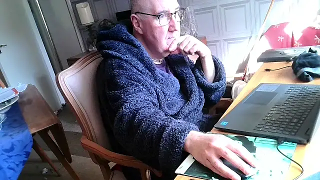 Adamdaddybear online show from March 9, 9:57 am