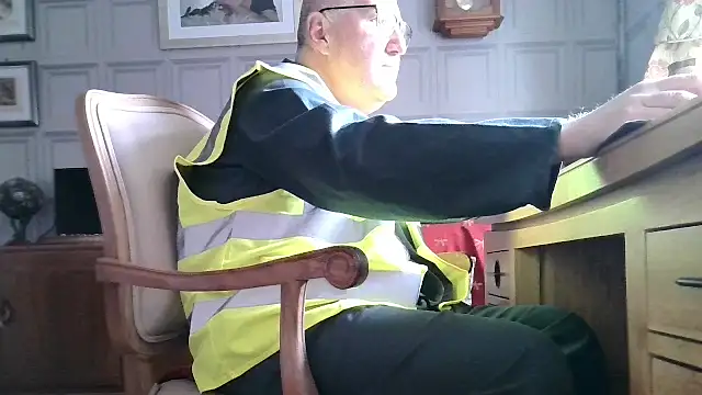 Adamdaddybear online show from February 26, 1:41 pm