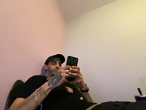 Rebeu313 online show from February 10, 11:42 pm