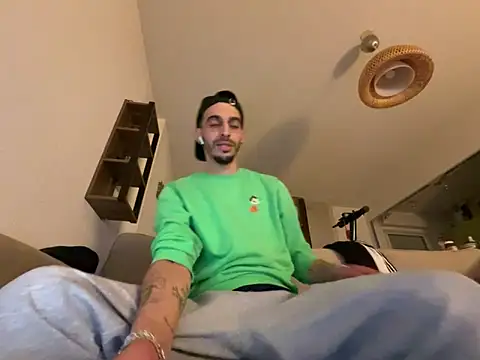 Rebeu313 online show from March 17, 11:02 pm