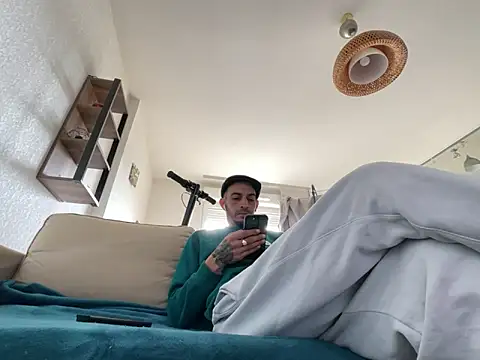 Rebeu313 online show from March 10, 10:28 am