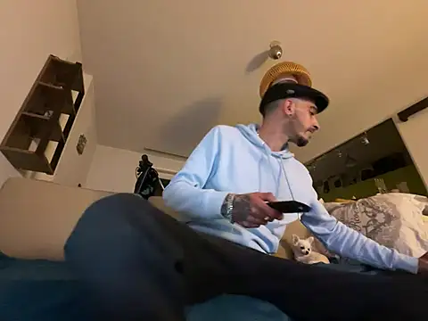 Rebeu313 online show from March 3, 9:23 pm