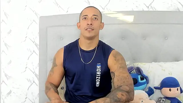 luigiferrara online show from February 7, 9:37 pm