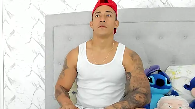 luigiferrara online show from January 17, 9:54 pm