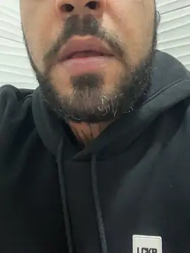 Dikkiduohottt online show from February 8, 8:35 pm