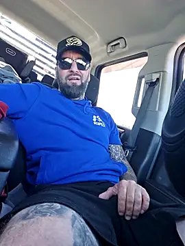 Beardedtattood online show from October 5, 4:00 pm