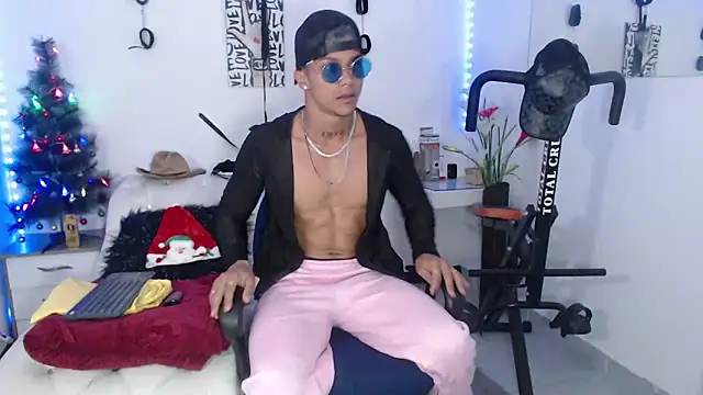 Leonard Price online show from December 28, 7:01 pm