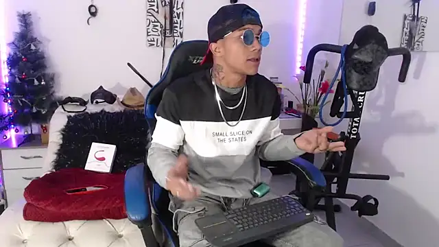 Leonard Price online show from January 28, 4:39 am