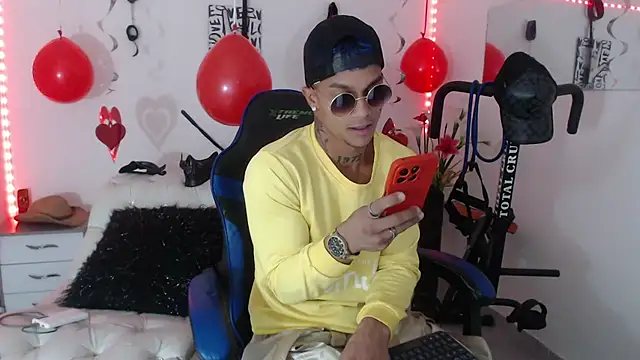 Leonard Price online show from February 14, 3:22 am