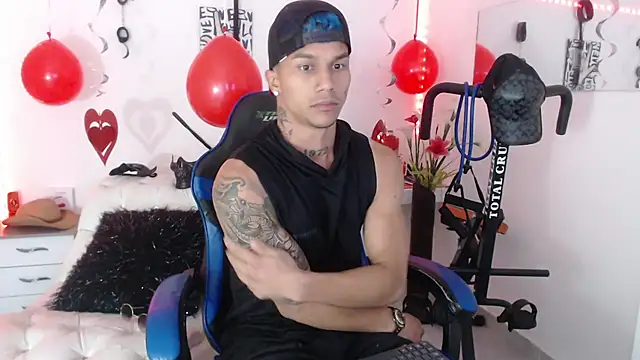 Leonard Price online show from February 14, 10:15 pm