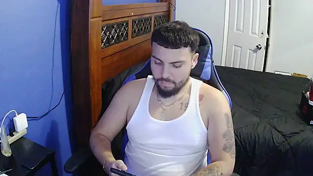 Snapshot of MasterKvn chatting on February 13, 4:43 am MasterKvn online show from February 13, 4:43 am