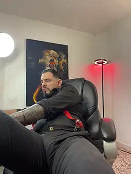 Ethan Castellano online show from October 31, 9:29 pm