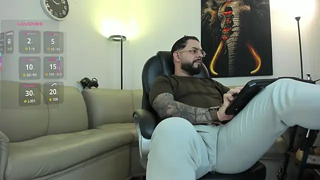 Ethan Castellano online show from February 11, 9:09 pm