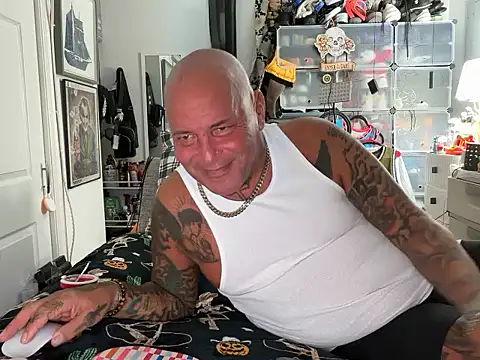 joeytatts66 online show from October 25, 4:14 am