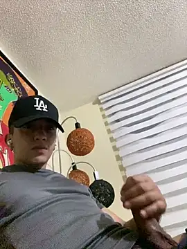 kmilo2405 online show from March 24, 4:39 am