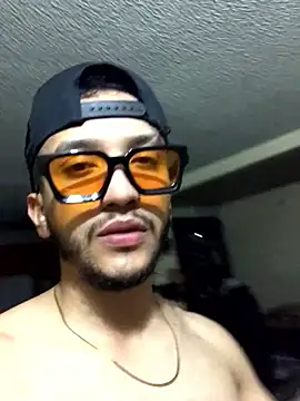 kmilo2405 online show from January 17, 6:27 am