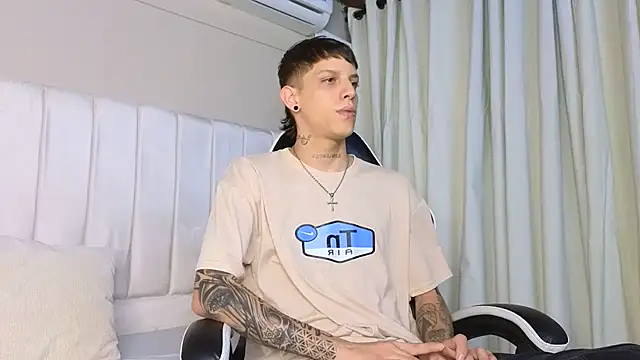 Snapshot of Adam_hard_ chatting on September 15, 7:04 pm Adam hard  online show from September 15, 7:04 pm