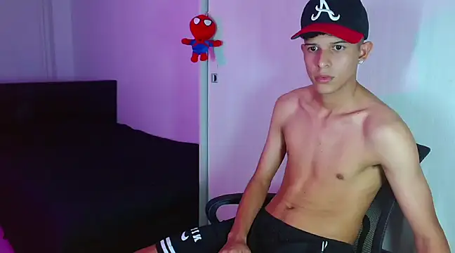 LiamGadiell online show from February 12, 1:52 am