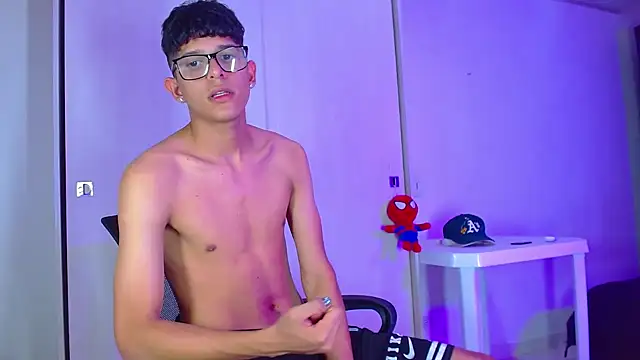 LiamGadiell online show from March 1, 4:15 am