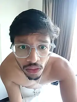 skinnyyyyyyyyy online show from March 13, 12:29 am