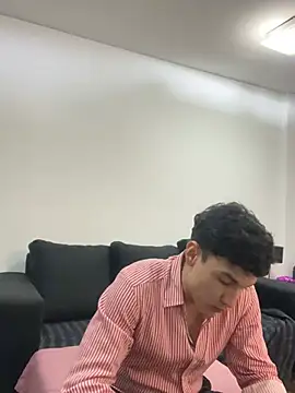 LCarreraa online show from August 4, 6:34 pm