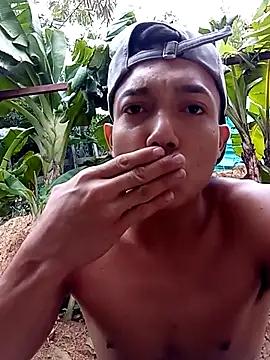 tayson  online show from March 15, 11:40 am