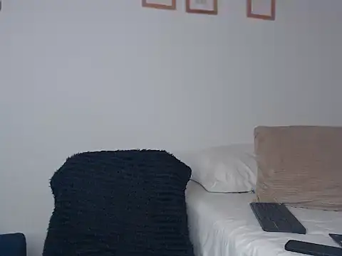 estebandelouis online show from January 17, 2:36 am