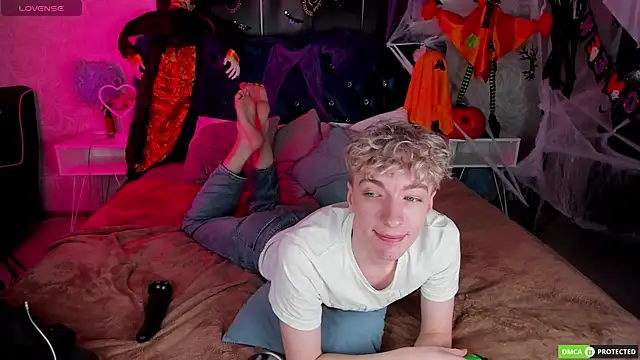 TrevorBenson online show from October 26, 6:10 pm