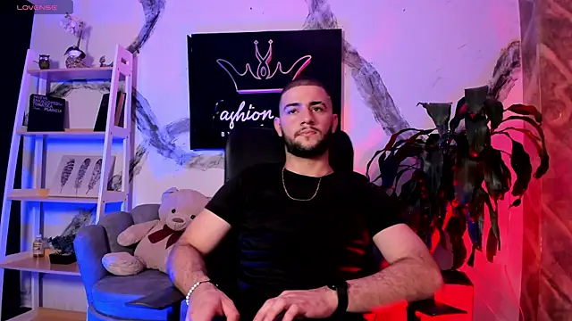 MaximusDick1  online show from January 6, 4:27 am