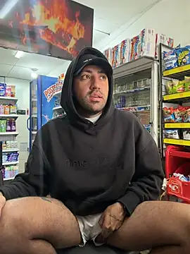 JuanZapata33 online show from July 14, 1:06 pm