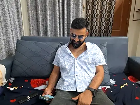 Snapshot of Fun_Guuy chatting on February 14, 4:52 pm Fun Guuy online show from February 14, 4:52 pm