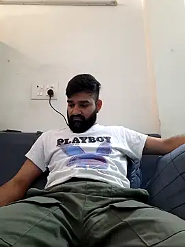 Snapshot of Fun_Guuy chatting on January 10, 4:22 am Fun Guuy online show from January 10, 4:22 am