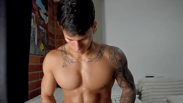 pettergrey1 online show from December 5, 1:46 am