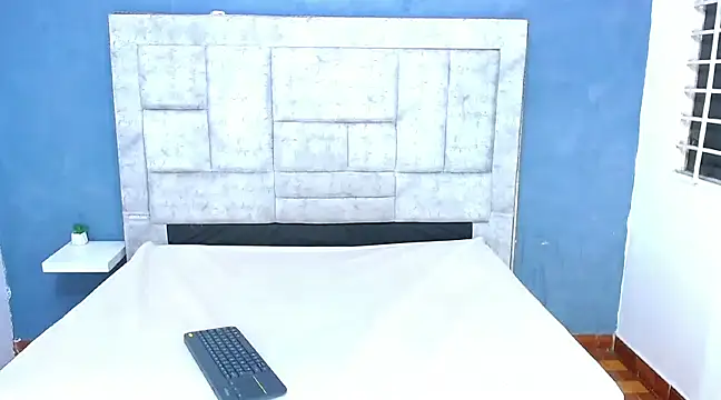 Snapshot of Eban_Dustan chatting on December 2, 9:04 pm Eban Dustan online show from December 2, 9:04 pm