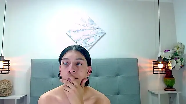 Snapshot of Eban_Dustan chatting on January 10, 10:36 pm Eban Dustan online show from January 10, 10:36 pm