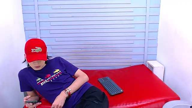 Snapshot of Eban_Dustan chatting on February 18, 10:47 pm Eban Dustan online show from February 18, 10:47 pm