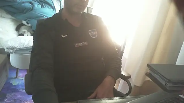 shyfrenchcock1 online show from November 29, 2:30 pm