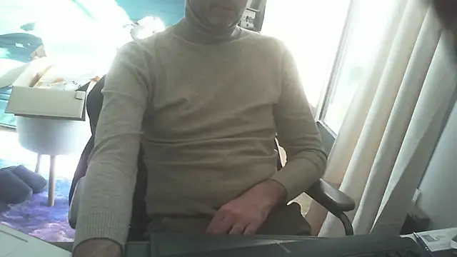 shyfrenchcock1 online show from January 17, 11:38 am