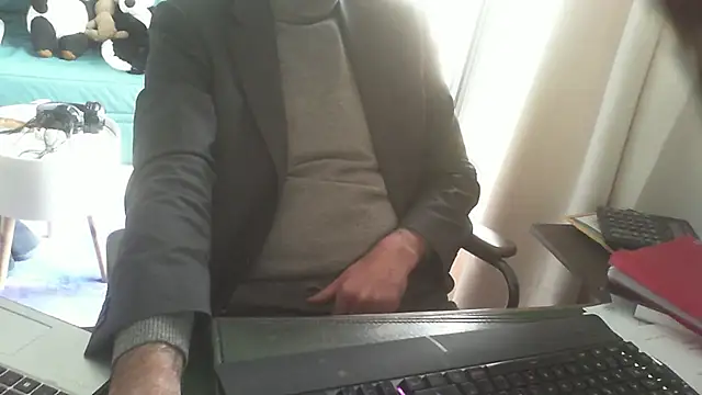 shyfrenchcock1 online show from February 10, 3:53 pm