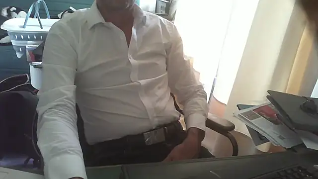 shyfrenchcock1 online show from October 14, 2:13 pm