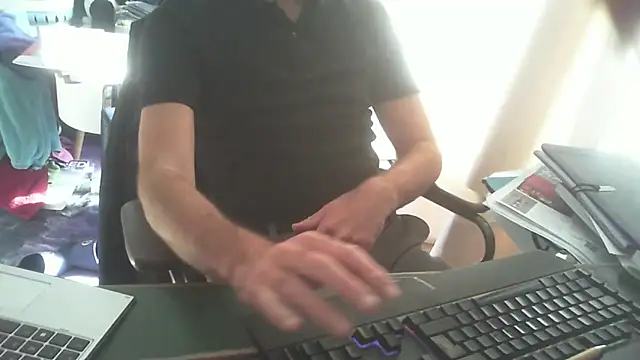 shyfrenchcock1 online show from October 20, 9:02 am