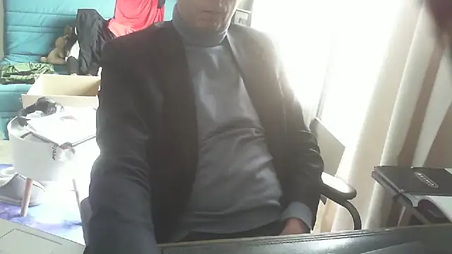 shyfrenchcock1 online show from March 10, 1:10 pm