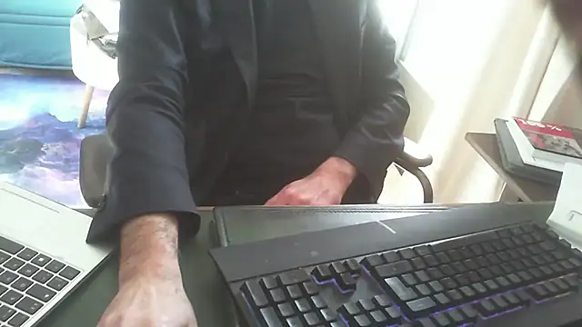 shyfrenchcock1 online show from March 21, 9:34 am