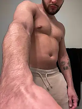 LATINMOBB online show from December 31, 7:31 am