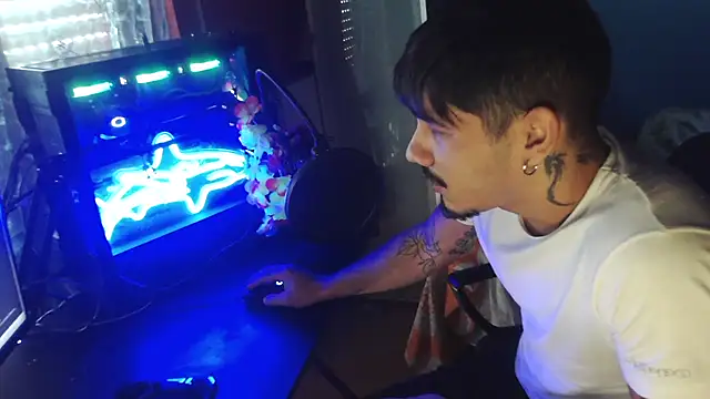 Badboyi1997 online show from October 7, 11:36 am