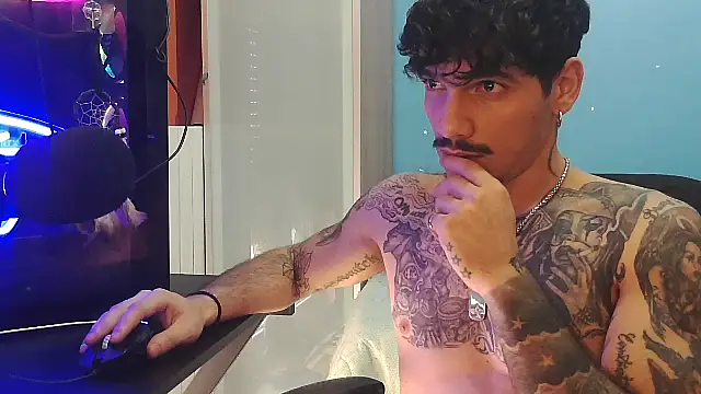 Badboyi1997 online show from March 2, 7:15 am