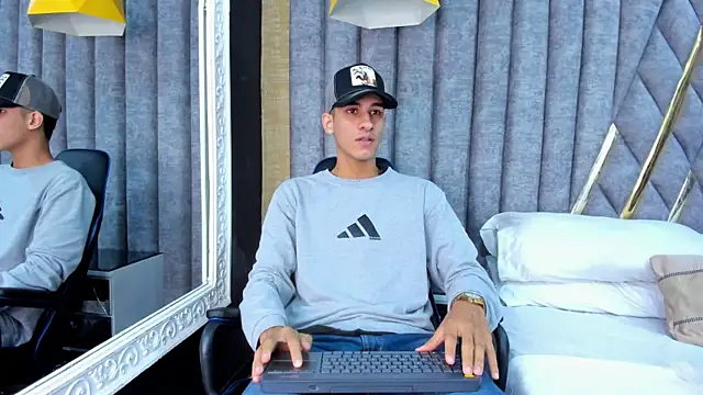 Snapshot of JakeMoxley chatting on January 3, 12:19 pm JakeMoxley online show from January 3, 12:19 pm
